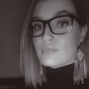 Meet your Posher, Casey